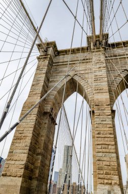 Brooklyn Köprüsü New York Şehir Kulesi, alçak açılı
