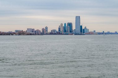 Jersey City, New Jersey Hudson Nehri önde.
