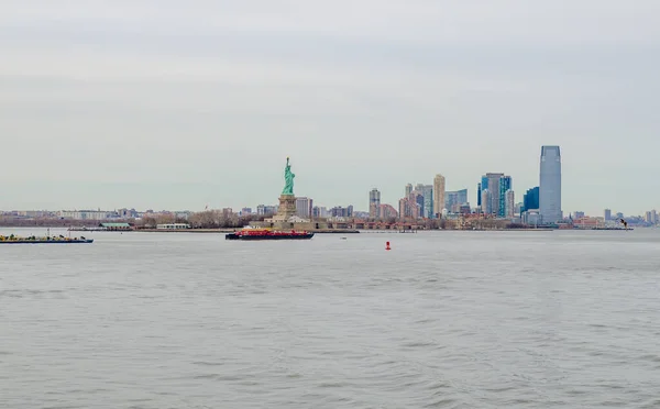 Statue Liberty National Park New York City Industrial Ship Passing — Stock Photo, Image
