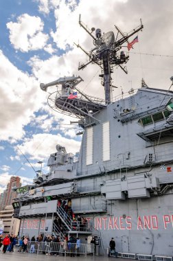 Intrepid Kulesi, yandan görüntü, Intrepid Deniz-Hava-Uzay Müzesi, NYC