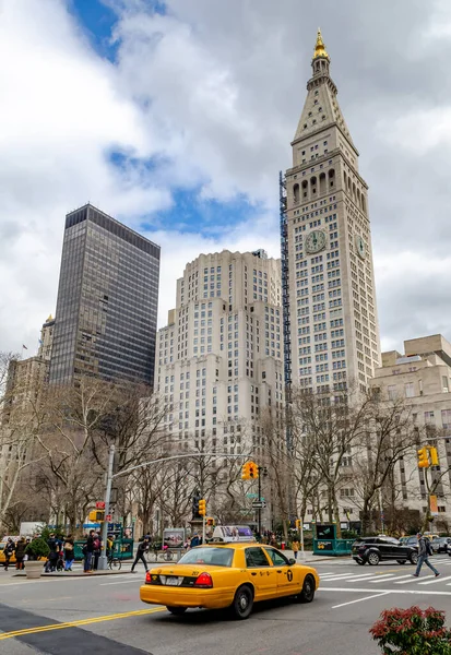 Met Life Tower Daylight New York City Yellow Taxi Cab — Stock Photo, Image