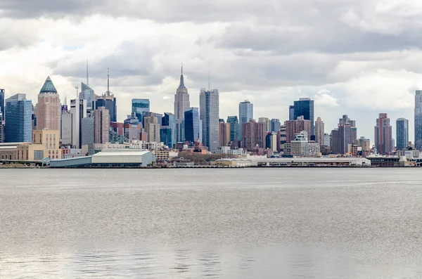 Blick Auf Die Skyline Von Manhattan Mit Hudson River Davor — Stockfoto
