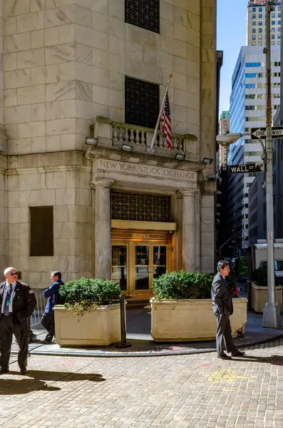 Eingang Des New Yorker Börsengebäudes Mit Security Vor Der Tür — Stockfoto