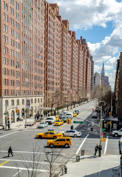 Cruzamentos Chelsea Nova York Com Muitos Táxis Carros Passando — Fotografia de Stock