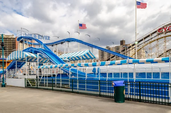 Blue Water Slide Wild River Bij Luna Park Coney Island — Stockfoto
