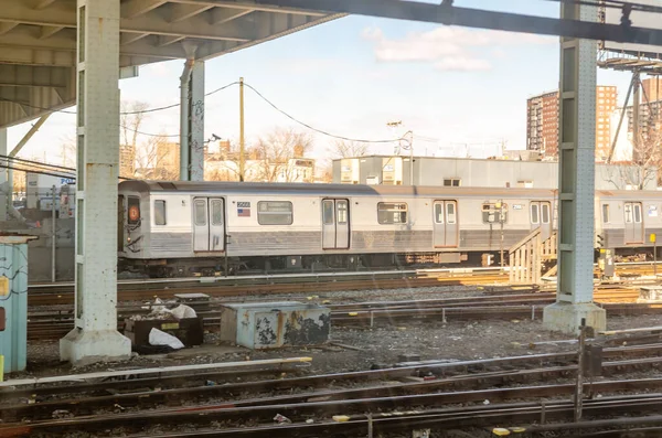 Trens Estação Metrô Coney Island Nova York Vista Através Janela — Fotografia de Stock