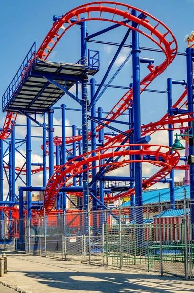 纽约市康尼岛露娜公园的Soarin Eagle Rollercoaster — 图库照片