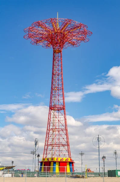 Fallschirmsprung Luna Park Coney Island Mit Strand Einem Sonnigen Wintertag — Stockfoto