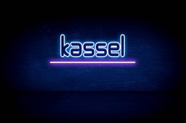 Kassel - mavi neon duyuru tabelası