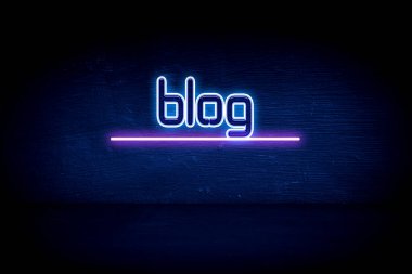 Blog - Mavi neon duyuru tabelası
