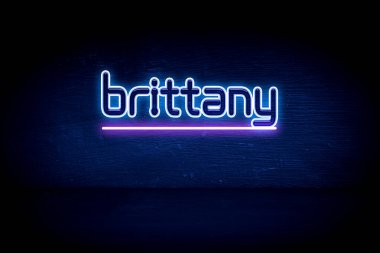 Brittany - Mavi neon duyuru tabelası