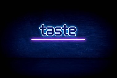 Tat - Mavi neon duyuru tabelası