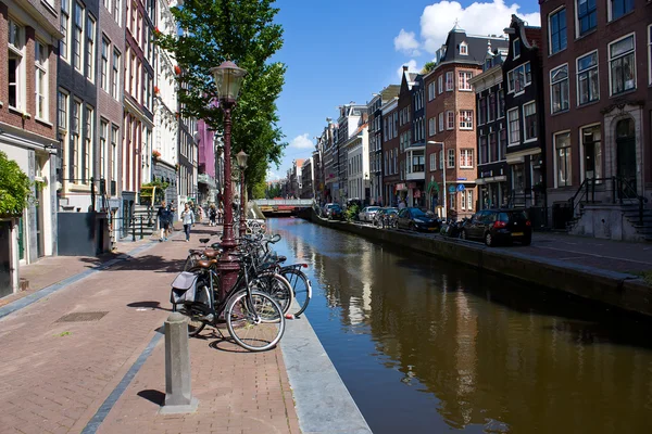 Canales en Amsterdam — Foto de Stock