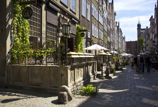 Calles en el casco antiguo de Gdansk, Polonia — Foto de Stock