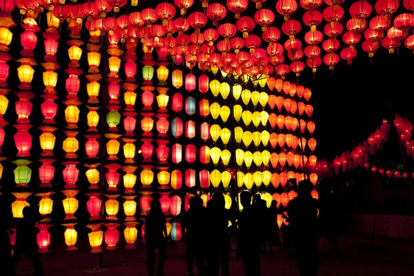 Lanternas chinesas e silhueta — Fotografia de Stock
