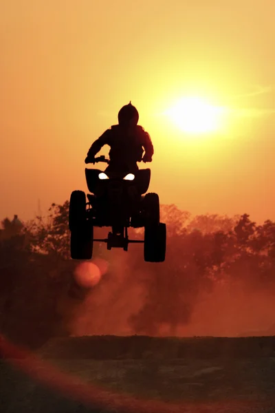 Silhouette ATV salto — Foto Stock