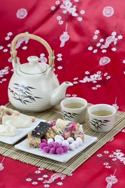 Dulces de tradición china con té — Foto de Stock