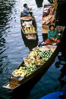geleneksel yüzen Pazar, Tayland.