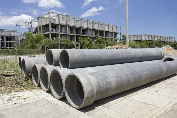 Tubos de amianto para drian no canteiro de obras — Fotografia de Stock