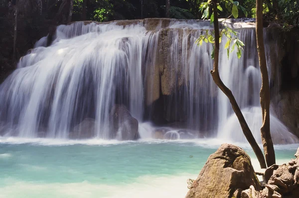 Thaiföld Erawan vízesés — Stock Fotó