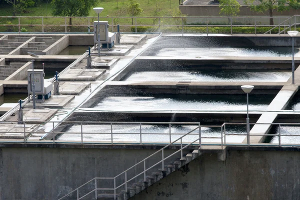 Wasseraufbereitungsbecken — Stockfoto