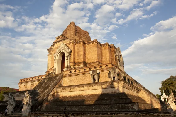 Chedi luang candi di chiang mai — Stok Foto