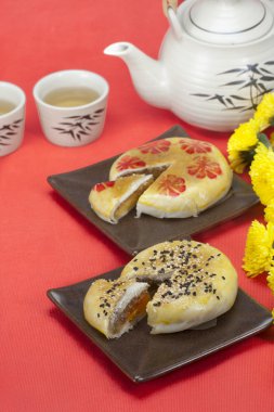 Çin kek susam Tepesi ve yumurta sarısı içine