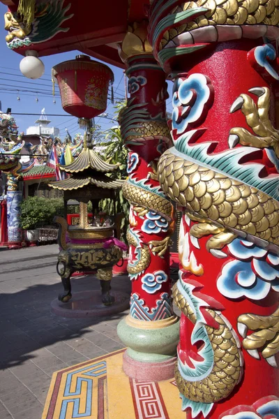 Post in chinese temple — Stock Photo, Image