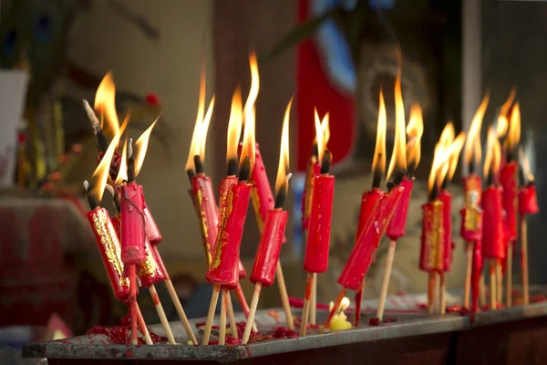 Red candles in chinese temple — Stock Photo, Image