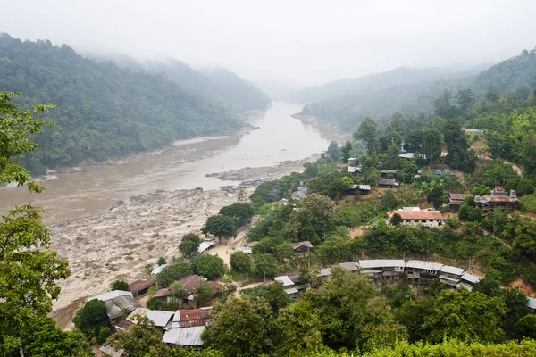 Río Salween en la frontera de Tailandia y Myanmar (derecha Tailandia ) —  Fotos de Stock