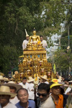 geçit töreni phra sihing Buda kentin, chiang mai.