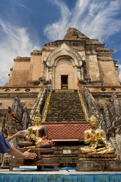 Tempio di Chedi luang a chiang mai — Foto Stock