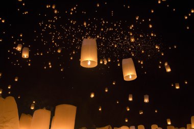 Chiang Mai, Tayland 'da yüzen Asya fenerleri.