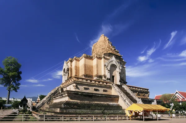 Chedi luang temple in chiangmai Thailand. — Stock Photo, Image