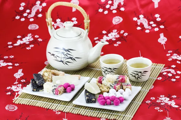 Chinese traditionele hapjes met thee — Stockfoto