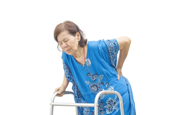 Ασιατικές ανώτερος γυναίκα που κρατά τον περιπατητή με πόνο στην πλάτη. — Φωτογραφία Αρχείου