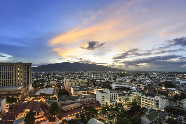 Twilight i centrala Chiang Mai, thailand — Stockfoto