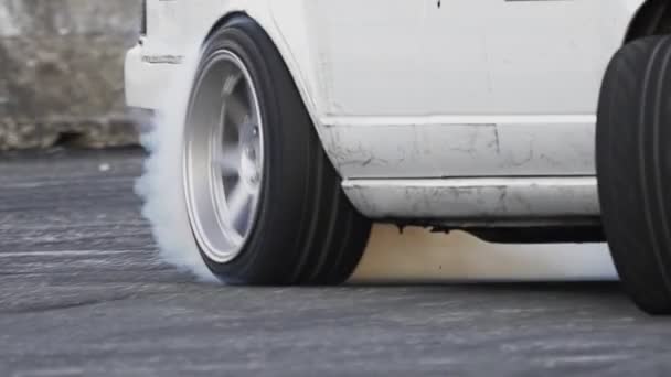 Zamknij Dryf Samochód Wyścigowy Zwiększenie Prędkości Placu Zabaw Drift — Wideo stockowe