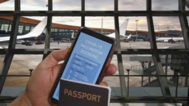 Dijital Covid aşı sertifikası veya cep telefonundaki aşı pasaportları.