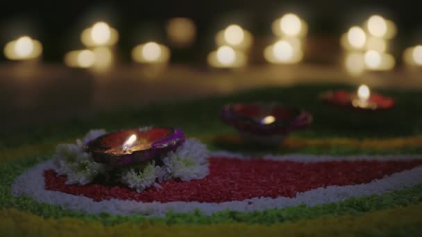 Traditionelle Diya Lampen Während Der Diwali Feier Entzündet — Stockvideo