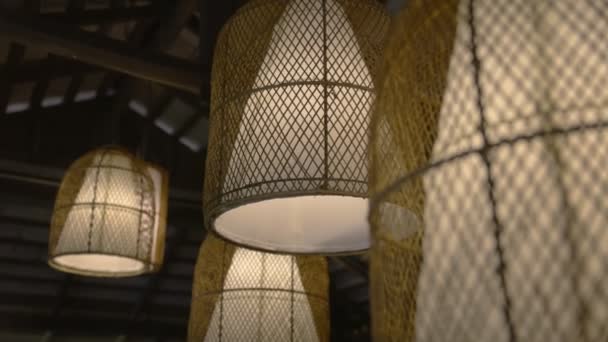 Ротангові Лампи Звисають Їдальні — стокове відео