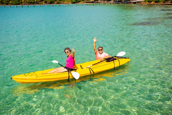 Asiatique Couple Aîné Kayak Dans Aventure Voyage Asie Sud Est — Photo