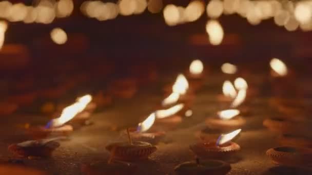 Luz Las Velas Ceremonia Religión Con Poca Profundidad Campo — Vídeo de stock