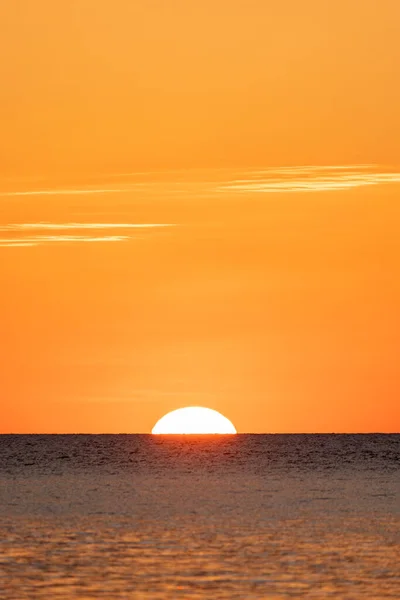 Puesta Sol Sobre Superficie Del Mar Tailandia —  Fotos de Stock