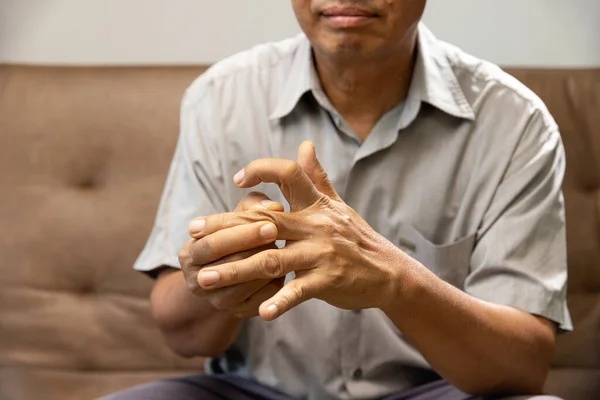 Senior Man Hand Suffering Joint Pain Gout Inflammation — Foto Stock