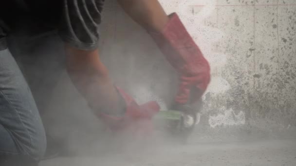 Renovation Home Painter Scraping Concrete Debris Wall Splashing New Concrete — Stock videók