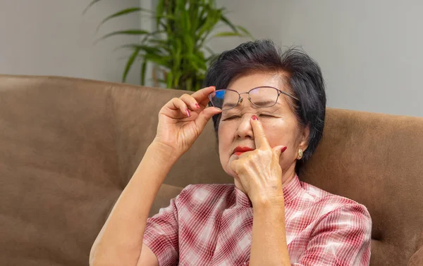 Uncovering Eye Twitching: Common Triggers and Effective Remedies