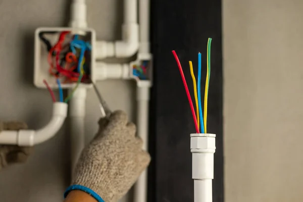 Elektricien Reparatie Draad Pvc Conduit Renovatie Van Huis — Stockfoto