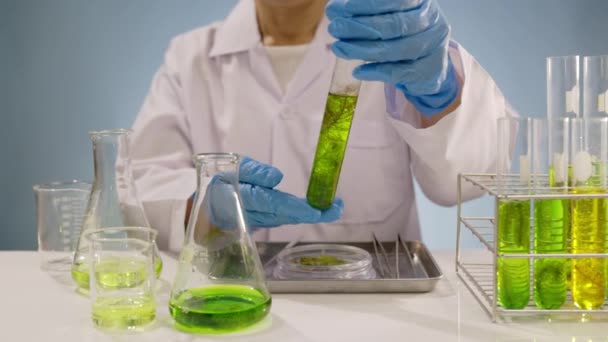 Scientists Researching Algae Energy Reliable Biofuel Source — Stok video