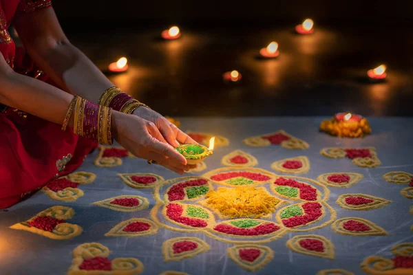 Happy Diwali Λάμπες Diya Αναμμένες Κατά Διάρκεια Του Εορτασμού Diwali — Φωτογραφία Αρχείου